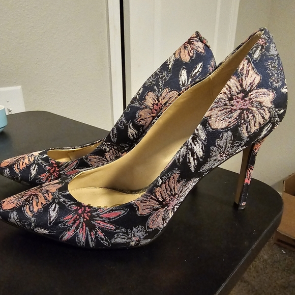 Hazel Pointed Toe Pump (Women)Sam Edelman 9.5 - Picture 5 of 8